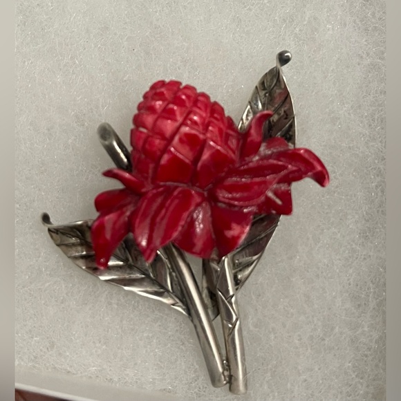 Ming’s of Honolulu Hawaii Sterling red ivory Ginger brooch - Picture 1 of 3
